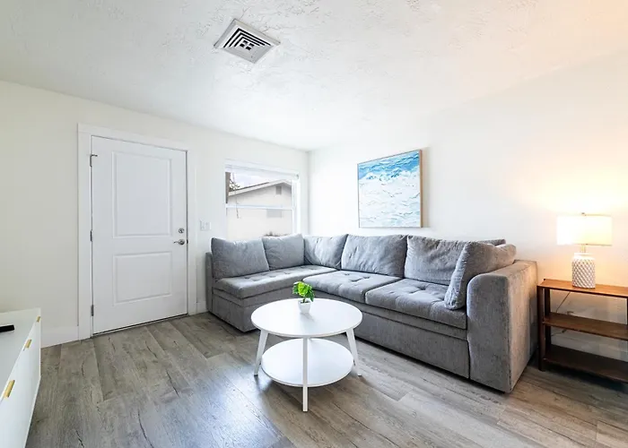 2bd 1ba Sunview 5 2mins To Beachpool!