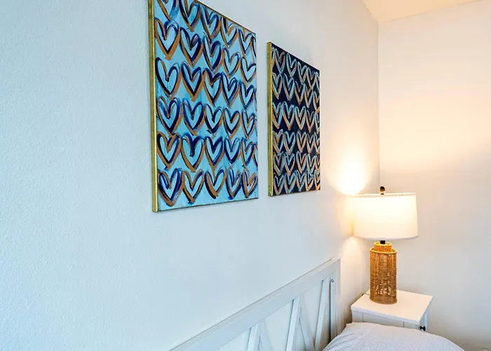 Apartment 2bd 1ba Sunview 5 2mins To Beachpool!